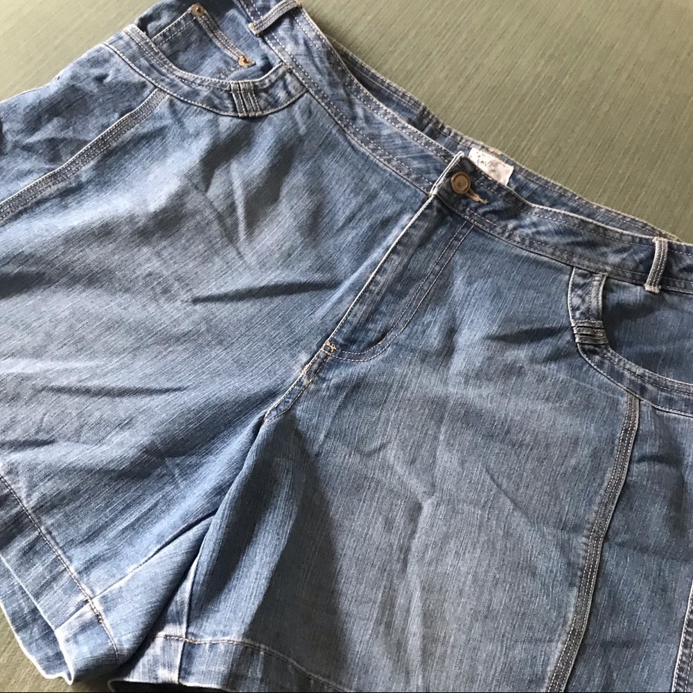 Wide leg Shorts- size 18W - Just My Size